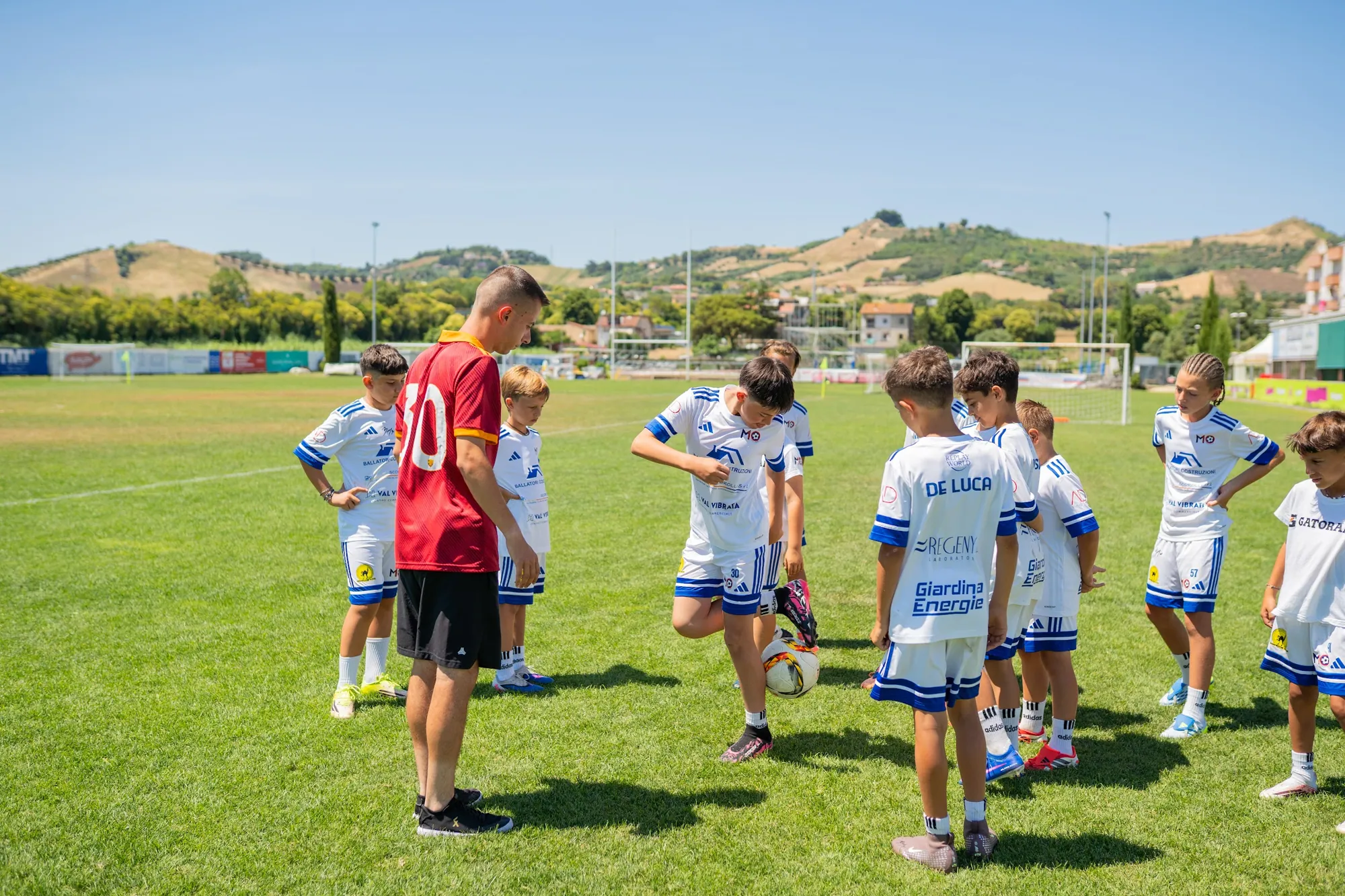 Summer Camp M10 2026, 2ª settimana: ragazzi in campo a Porto d'Ascoli